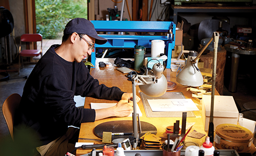 설화수 김현성 금속공예가